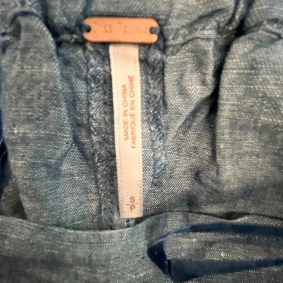 ~Free People~ Chambray Top - S/P - Picture 4 of 6